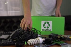 stary sprzęt do recyklingu